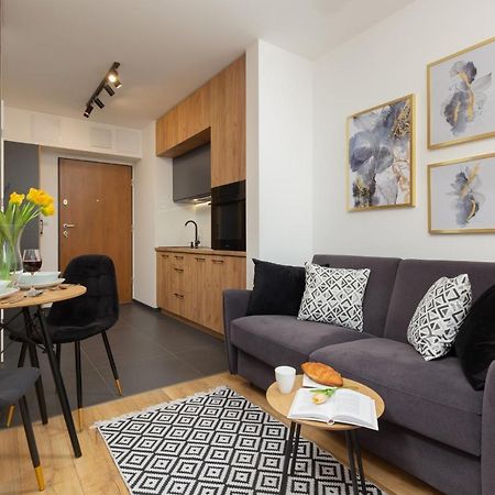 Warsaw Praga Kokoryczki Apartments With Parking By Noclegi Renters Exteriér fotografie